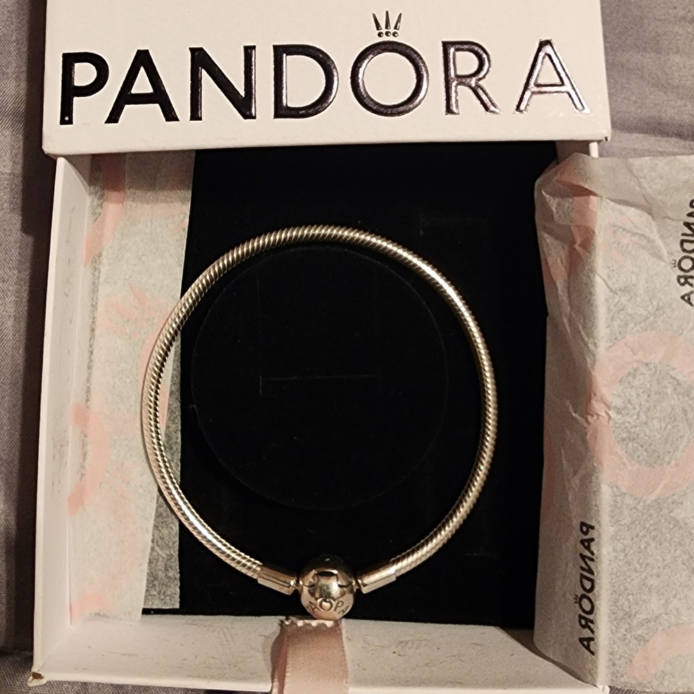 Pandora Silver Snake Chain Bracelet with Round Clasp - Picture 2 of 5